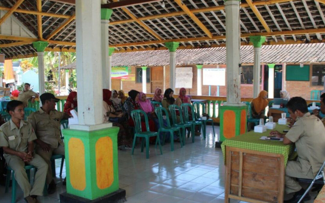 Sosialisasi Kepada Masyarakat Tentang Pentingnya Pendidikan Tingkat Perguruan Tinggi di Desa Jaring Halus (Nurul Hasanah, S.Pd.I., M.Pd)